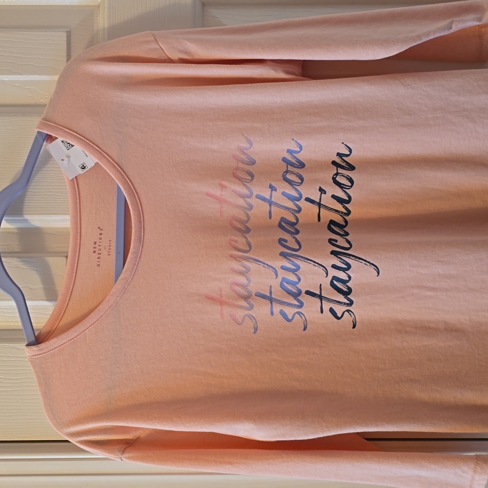 NEW DIRECTIONS STUDIO BRAND WOMEN'S PINK 3/4 SLEEVES "STAYCATION" TEE SIZE SMALL